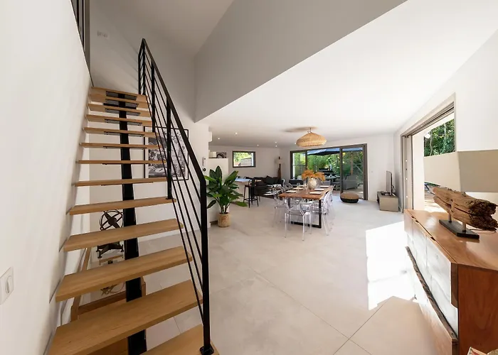 Villa De Luxe Au Pyla Avec Piscine En Bordure Du Golf D'arcachon, 5 *